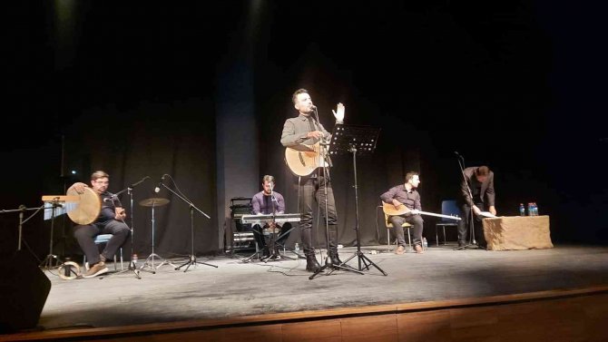Van Büyükşehir Belediyesinin Kültür Sanat Etkinliklerine Yoğun İlgi
