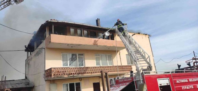 Yalova’da Çatı Katı Yangını