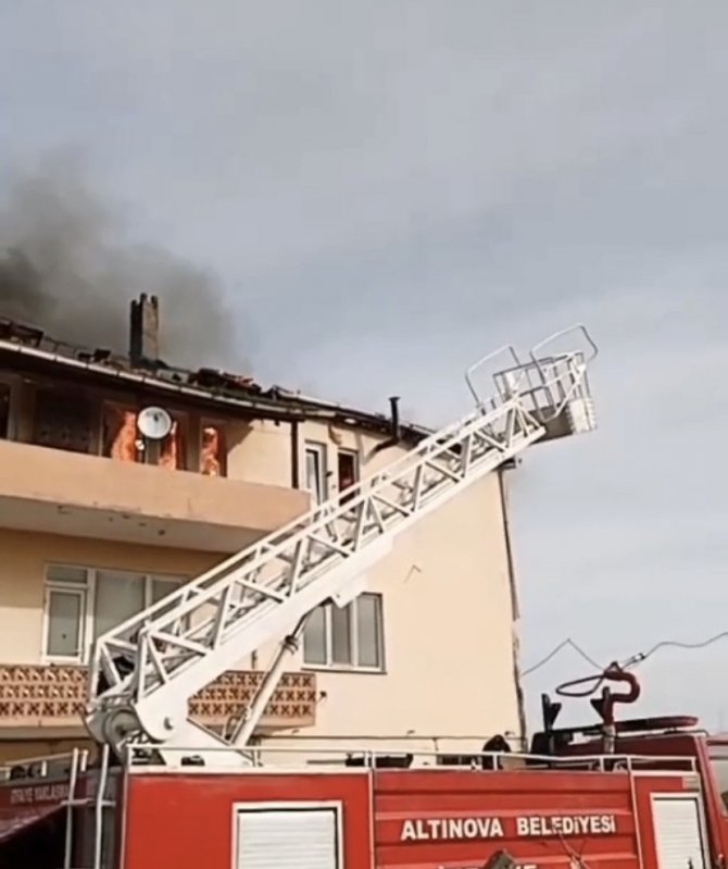 Yalova’da Korkutan Çatı Yangını