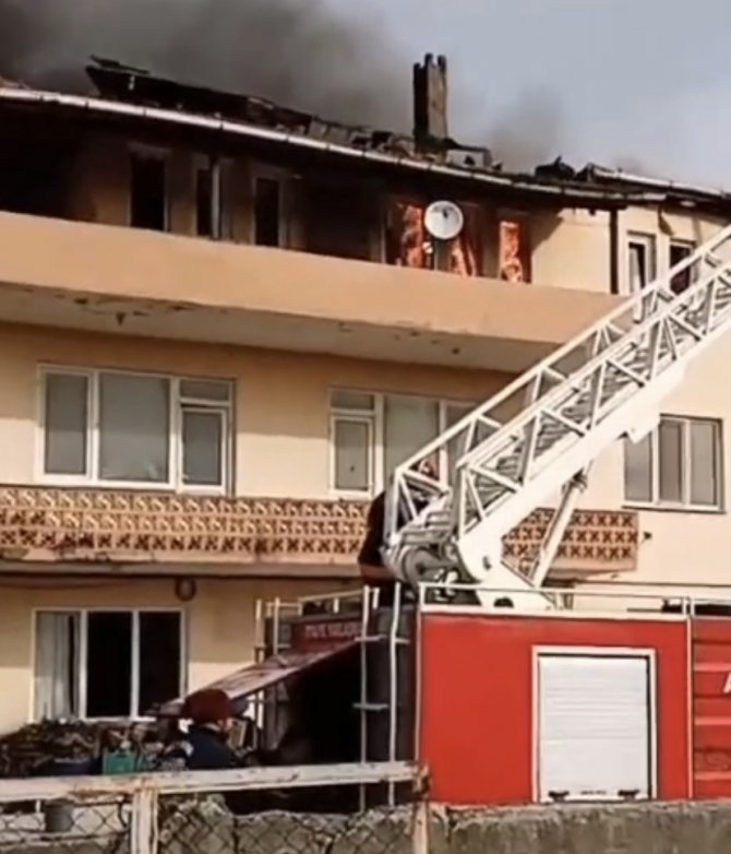 Yalova’da Korkutan Çatı Yangını
