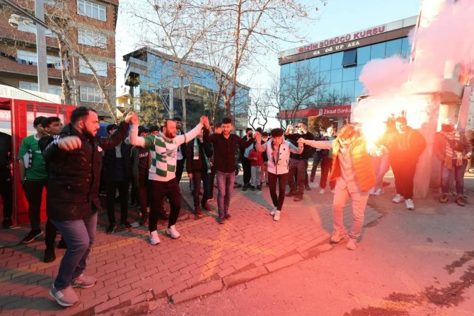 Amatör Takımın Şampiyonluk Kutlaması Süper Lig’i Aratmadı