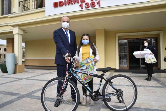 ’112 Hayat Kurtarır’ Temalı Resim Yarışmasında Öğrenciler Ödüllerine Kavuştu