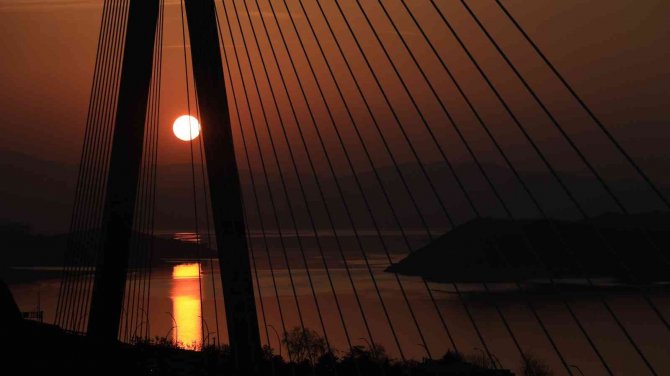 Çelik Miktarı İle Eyfel’e Eşdeğer Kömürhan Köprüsü’nde Günbatımı Güzelliği