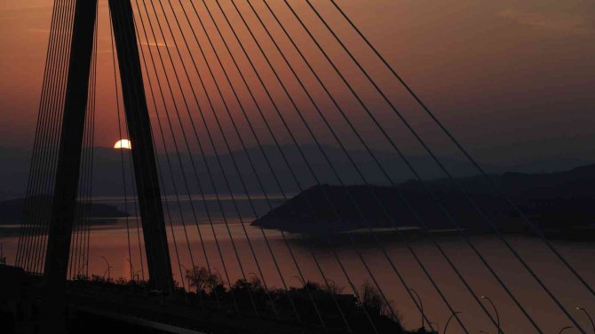 Çelik Miktarı İle Eyfel’e Eşdeğer Kömürhan Köprüsü’nde Günbatımı Güzelliği