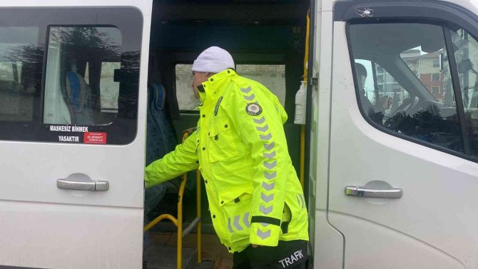 Bolvadin’de Servis Araçlarına Yönelik Polis Denetimi