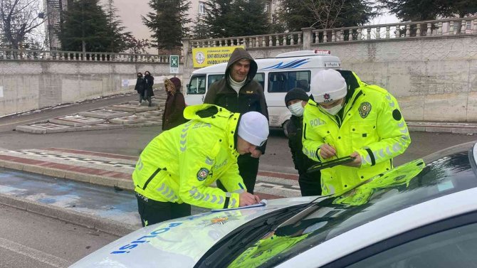 Bolvadin’de Servis Araçlarına Yönelik Polis Denetimi