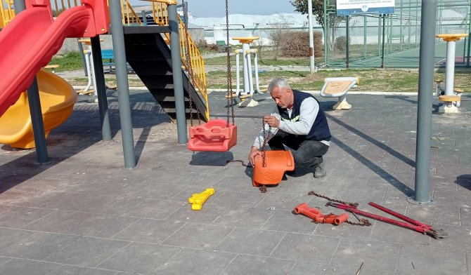Akdeniz’de Parklara Bahar Bakımı