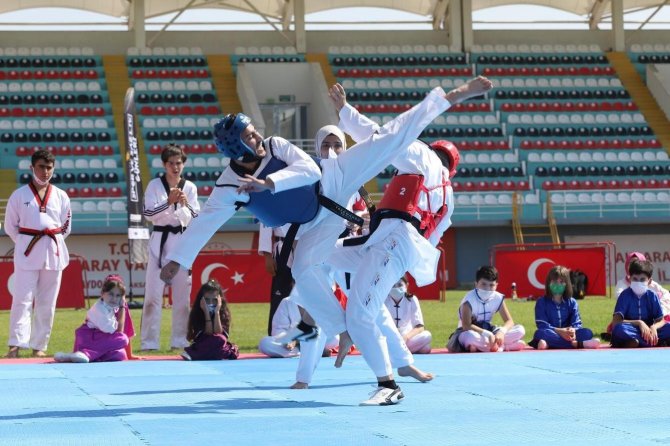 Sporda Teori Ve Pratiği Birleştirecek Olan Projeye Hibe Desteği
