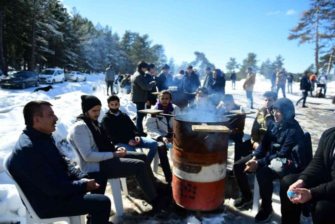 Altındağlı Gençlerle Kış Pikniği