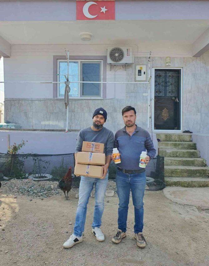 Denizli Horozu Hobisinden Para Kazanıyor