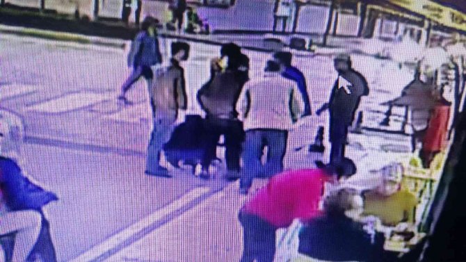 Kaldırımda Sürüklenen Motosiklet Faciaya Neden Oluyordu