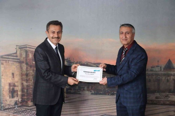 Aslan’dan Öğretmenlere Teşekkür Belgesi