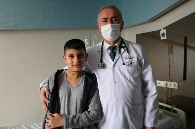 ‘Masada Kalırsın’ Denilen 12 Yaşındaki Çocuk Van’da Sağlığına Kavuştu