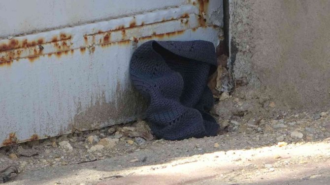 Camiden Evine Dönerken Husumetlisi Tarafından Başından Vuruldu
