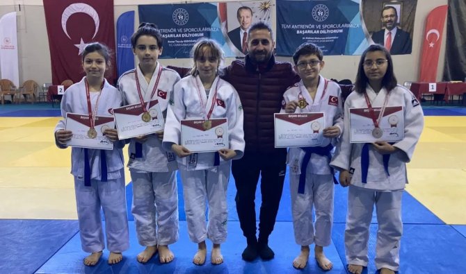 Düzce Judodan 10 Madalya