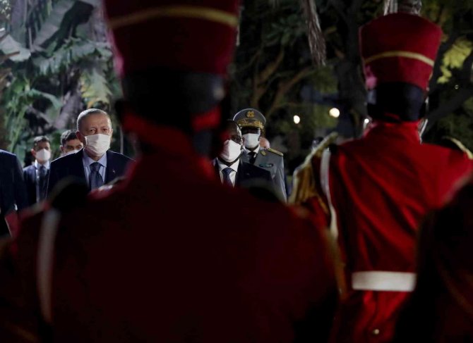 Cumhurbaşkanı Erdoğan, Senegal’de Resmi Törenle Karşılandı