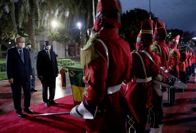 Cumhurbaşkanı Erdoğan, Senegal’de Resmi Törenle Karşılandı
