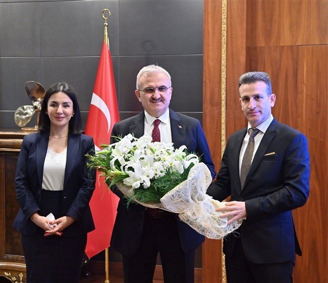 Vali Karaloğlu: “Vergi Vatandaşa Hizmet Demektir”