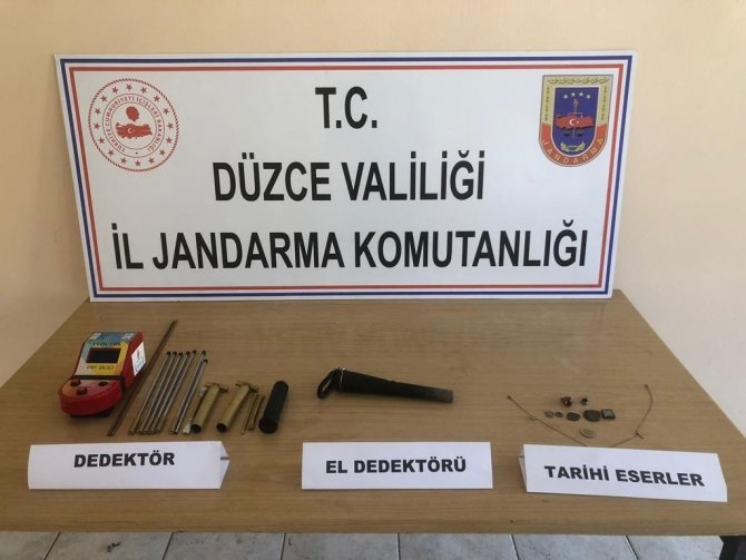 Düzce’de Kaçak Kazı Yapan 10 Kişi Suçüstü Yakalandı
