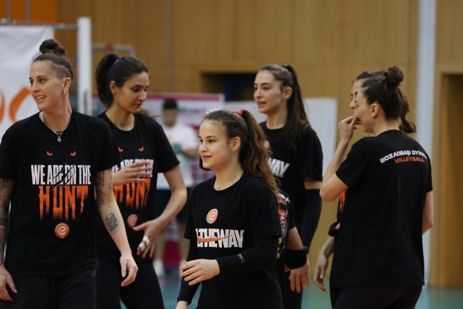 Eczacıbaşı Dynavit, Romanya Yolcusu