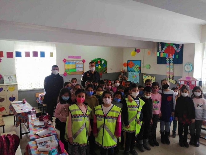 Tercan’da Öğrencilere Trafik Eğitimi