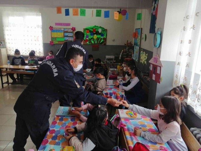 Tercan’da Öğrencilere Trafik Eğitimi