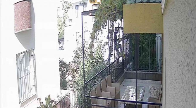Hırsızlar Bahşiş Kutusunu Bile Çaldı