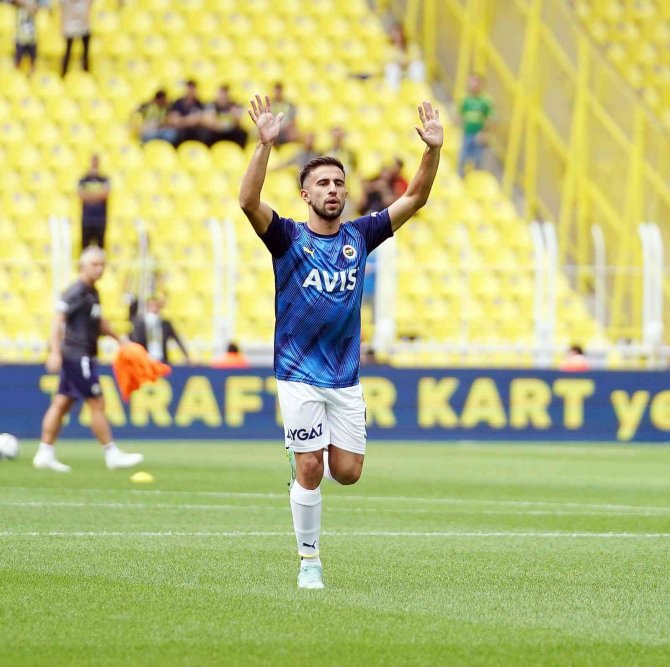 Fenerbahçe, Diego Rossi İle 2021-22 Sezonu Kiralık, Sonraki 3 Sezon Satın Alma Opsiyonlu Olmak Üzere Toplam 4 Yıllık Sözleşme İmzalandığını Açıkladı.