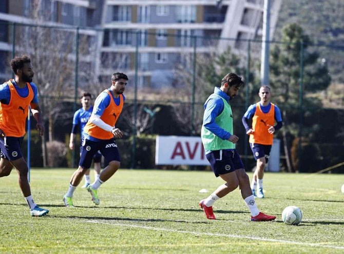 Fenerbahçe’de Slavia Prag Mesaisi Başladı