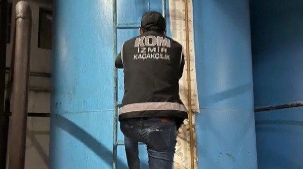 İ̇zmir’de Kaçak Akaryakıt İmalathanesine Operasyon