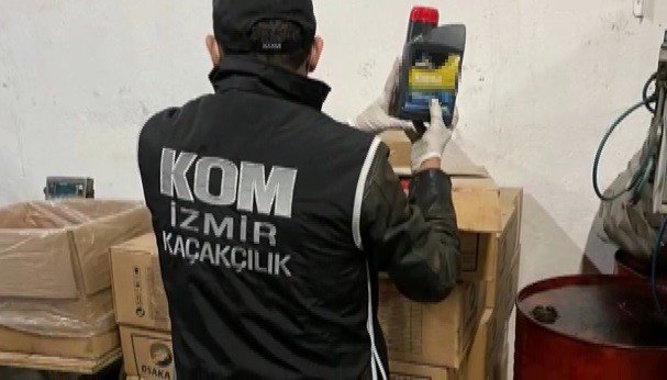 İ̇zmir’de Kaçak Akaryakıt İmalathanesine Operasyon