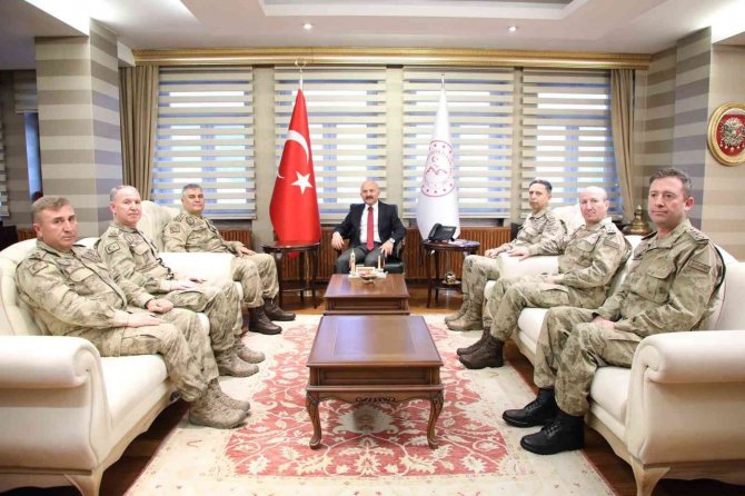 Jandarma Genel Komutan Yardımcısı Orgeneral Ali Çardakcı‘dan, Vali Varol’a Ziyaret