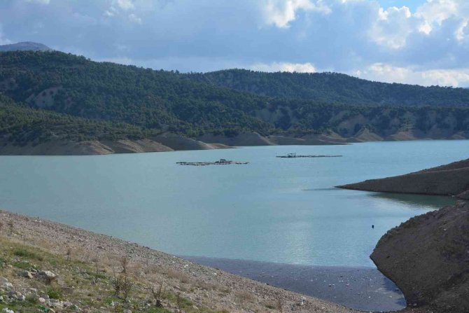 Korkuteli’de Karlar Eriyor, Sulama Suyu Barajının Seviyesi Yükseliyor