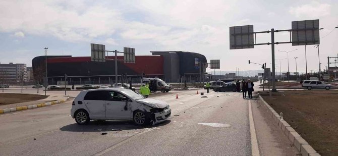 Kaza Yapan Otomobil Takla Attı: 1 Yaralı