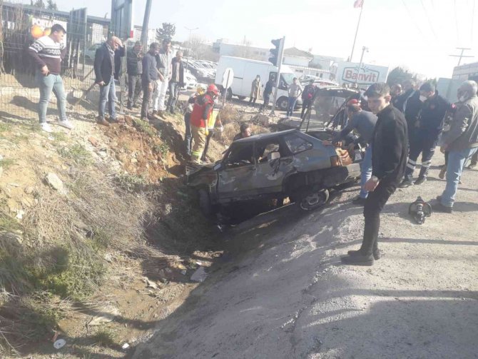 Bandırma’daki Trafik Kazasında Yaralanan 2 Kişi Hayatını Kaybetti
