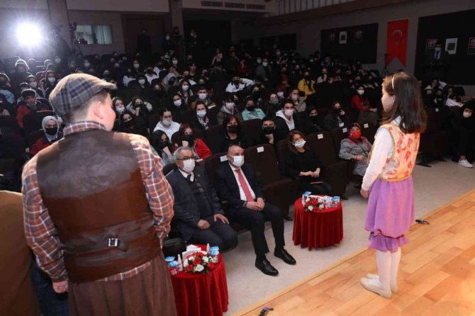 “El Alem Ne Der” Oyunu Keçiören’de Sahnelendi