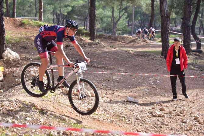 Kepez’de Pedallar 120 Dakika Yarıştı