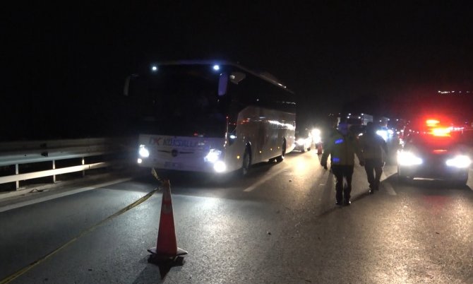 Tem Otoyolunda Feci Kaza: 1 Ölü, 4 Yaralı