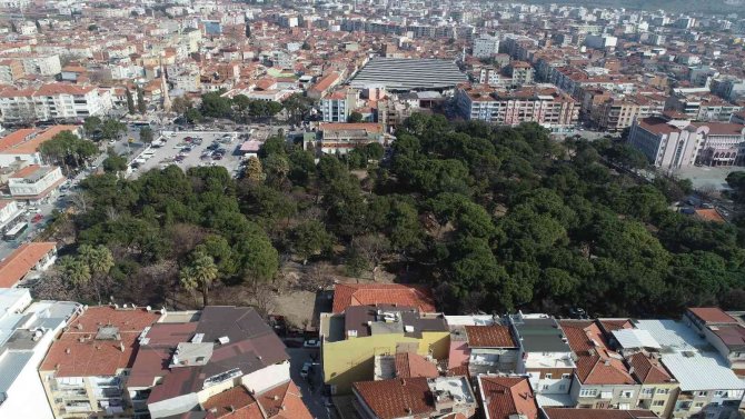 Akhisar Kültürpark’ta Yenileme Çalışmaları Sürüyor