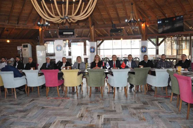 Manisa’da 3 Dernek Azerbaycanlı Öğrenciler İle Kahvaltıda Buluştu