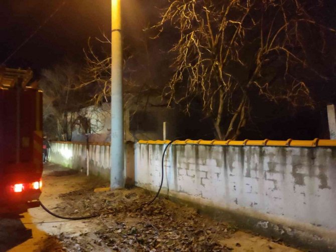 Bunalıma Giren Adam Evini Yaktı