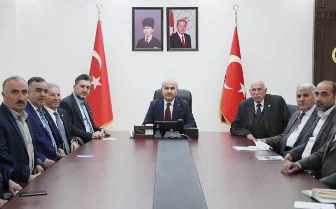 Vali Demirtaş: “Kırsal Mahallelerde Asfaltsız Yol Bırakmamayı Hedefliyoruz”