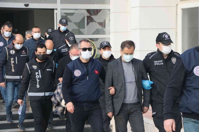 Mersin’de Fetö Şüphelisi 12 Kişi Adliyeye Sevk Edildi