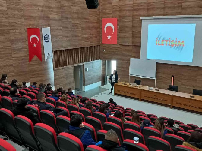 Büyükşehir Personeline Vatandaş İle İletişim Eğitimi