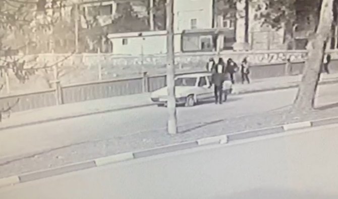 Park Halindeki Otomobil Böyle Çalındı