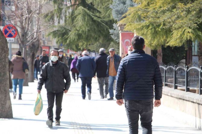 Burdur Covid-19 Vaka Sayısının En Çok Arttığı İller Arasına Girdi