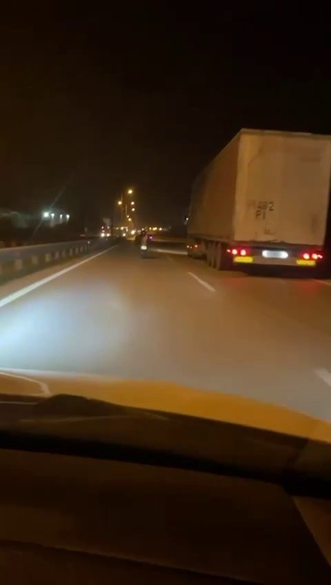 Hem Kendini, Hem De Trafikteki Diğer Sürücüleri Tehlikeye Attı