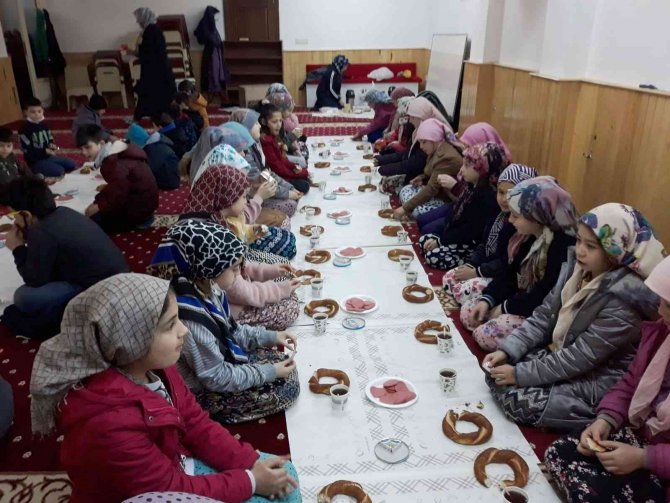 Simav’da Cami Çocuk Buluşması