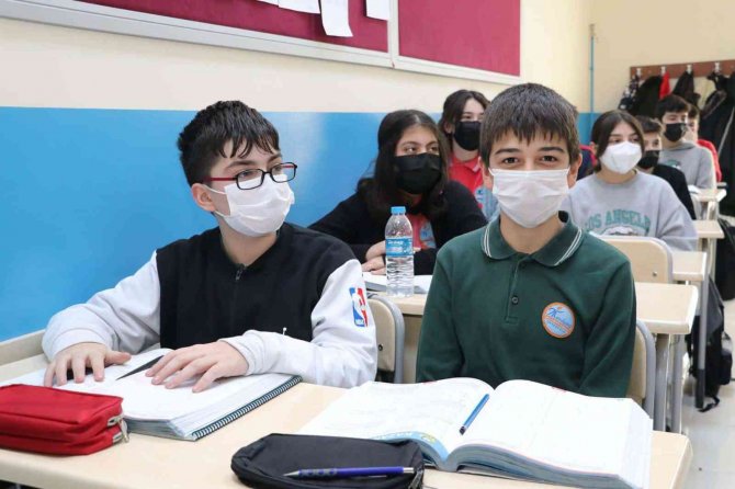 Merhum Sivas Valisi, İsminin Verildiği Okulda Anıldı