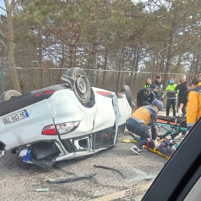 Takla Atan Otomobil Karşı Şeride Geçti: 1 Yaralı